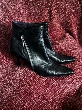 Donald Pliner ankle boots
